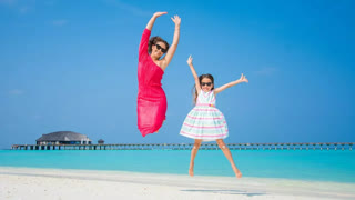 Вики Шоу Лучшее Видео - ДЕНЬ РОЖДЕНИЯ МАМЫ Влог КАК ЭТО БЫЛО СПА с Викой Ужин На Пляже /// Вики Шоу