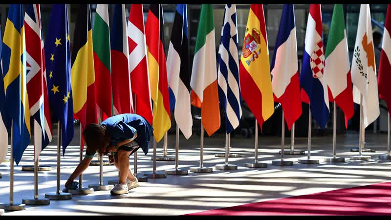 политики ес. саммит европейского союза. европейских государств а также в. флаги европы. европейских государств а также в.