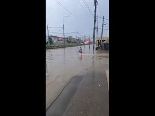 [club77922942|Жизнь в Сочи], но иногда следим и за столицей региона  В Краснодаре даже погода не помеха для любителей... (видео)