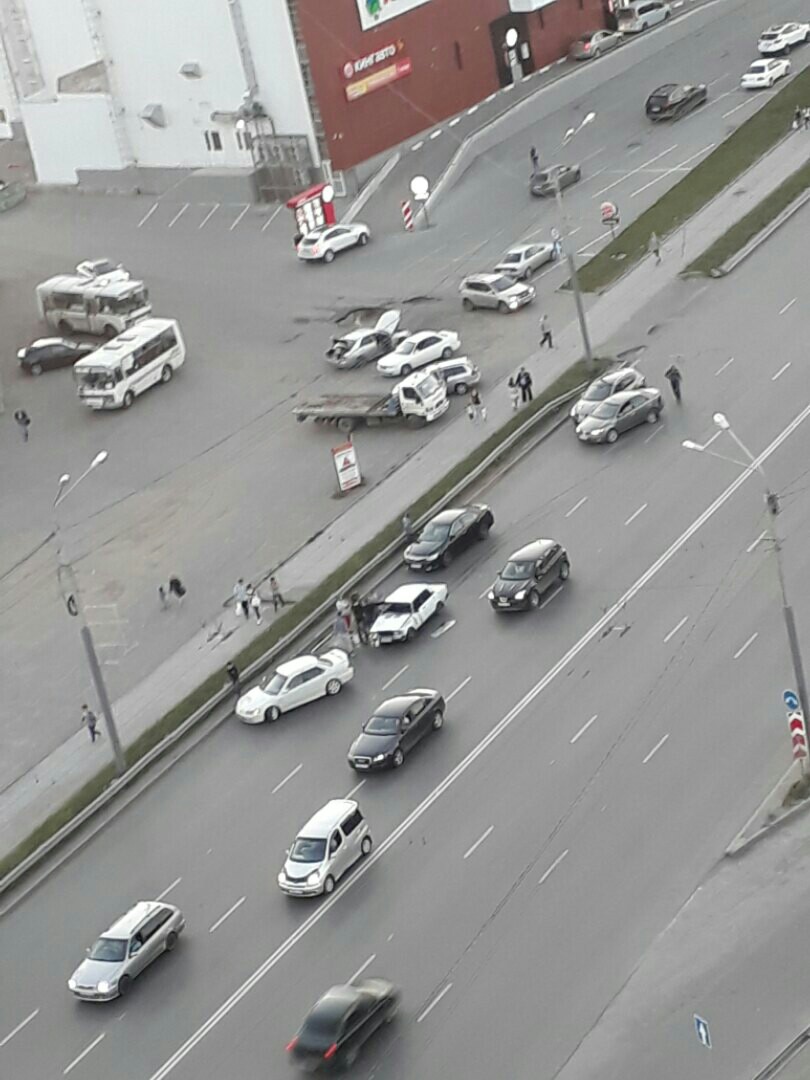 На Комсомольском несколько дтп Это картинка